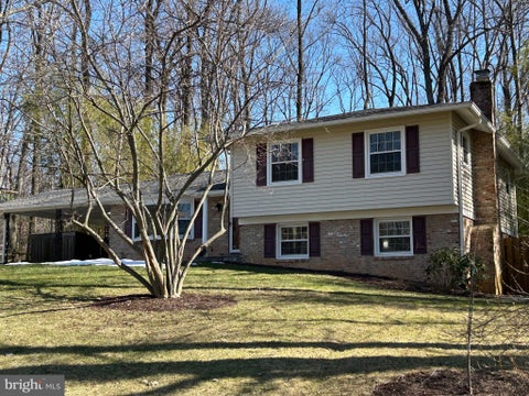 Photo of 7812 Potters Mill Court, ROCKVILLE, MD 20855 (MLS # MDMC2218134)