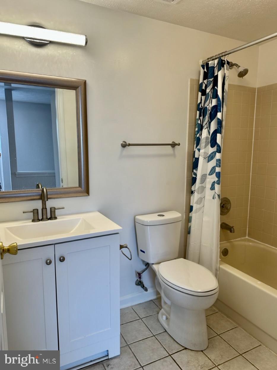 WINDING RIDGE - Residential Lease