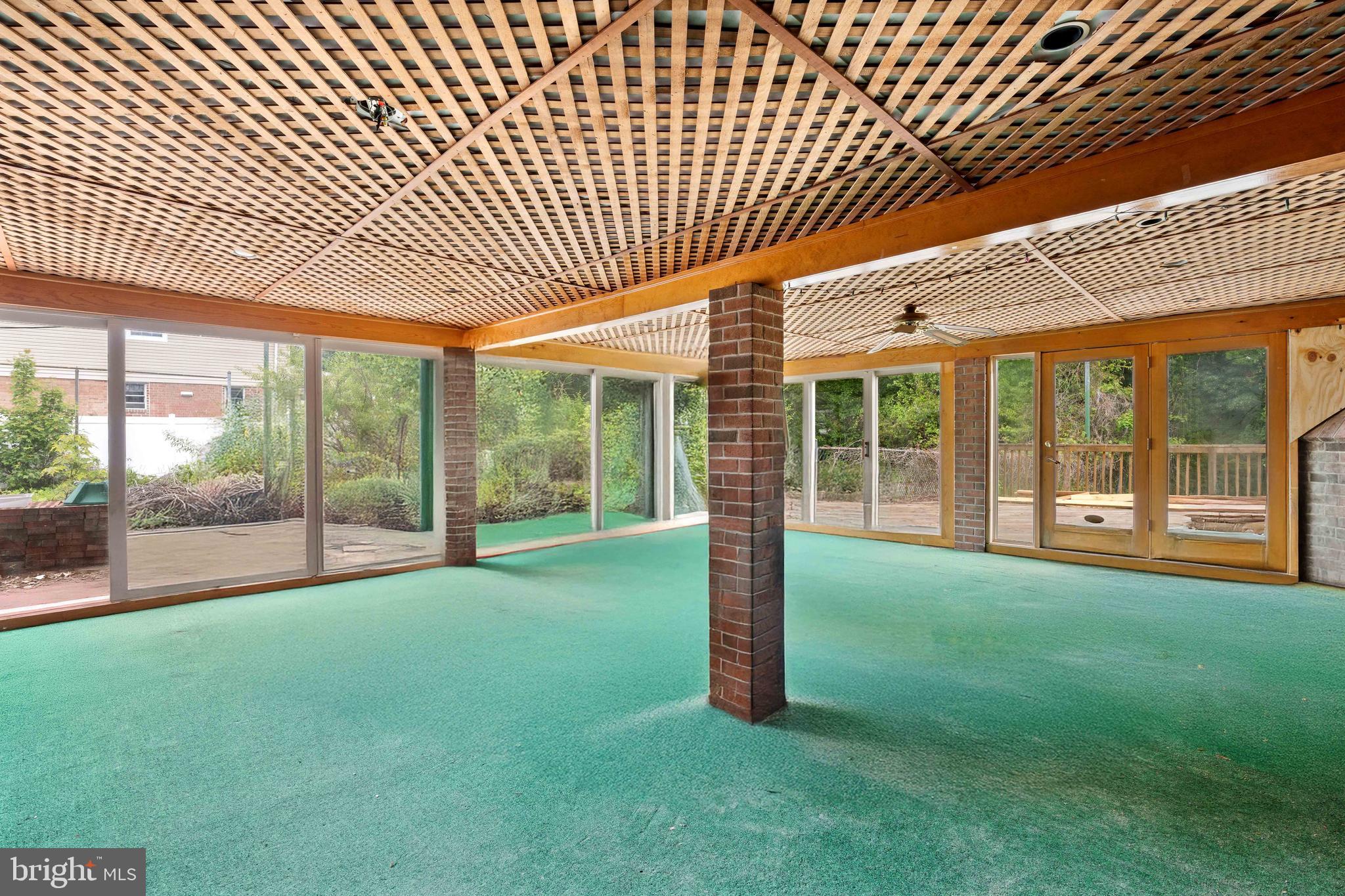 PINE WOODS - Residential