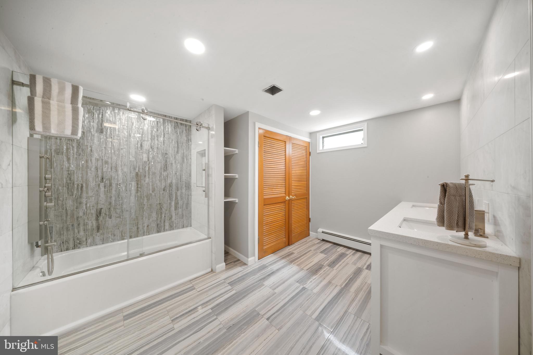 PINE WOODS - Residential