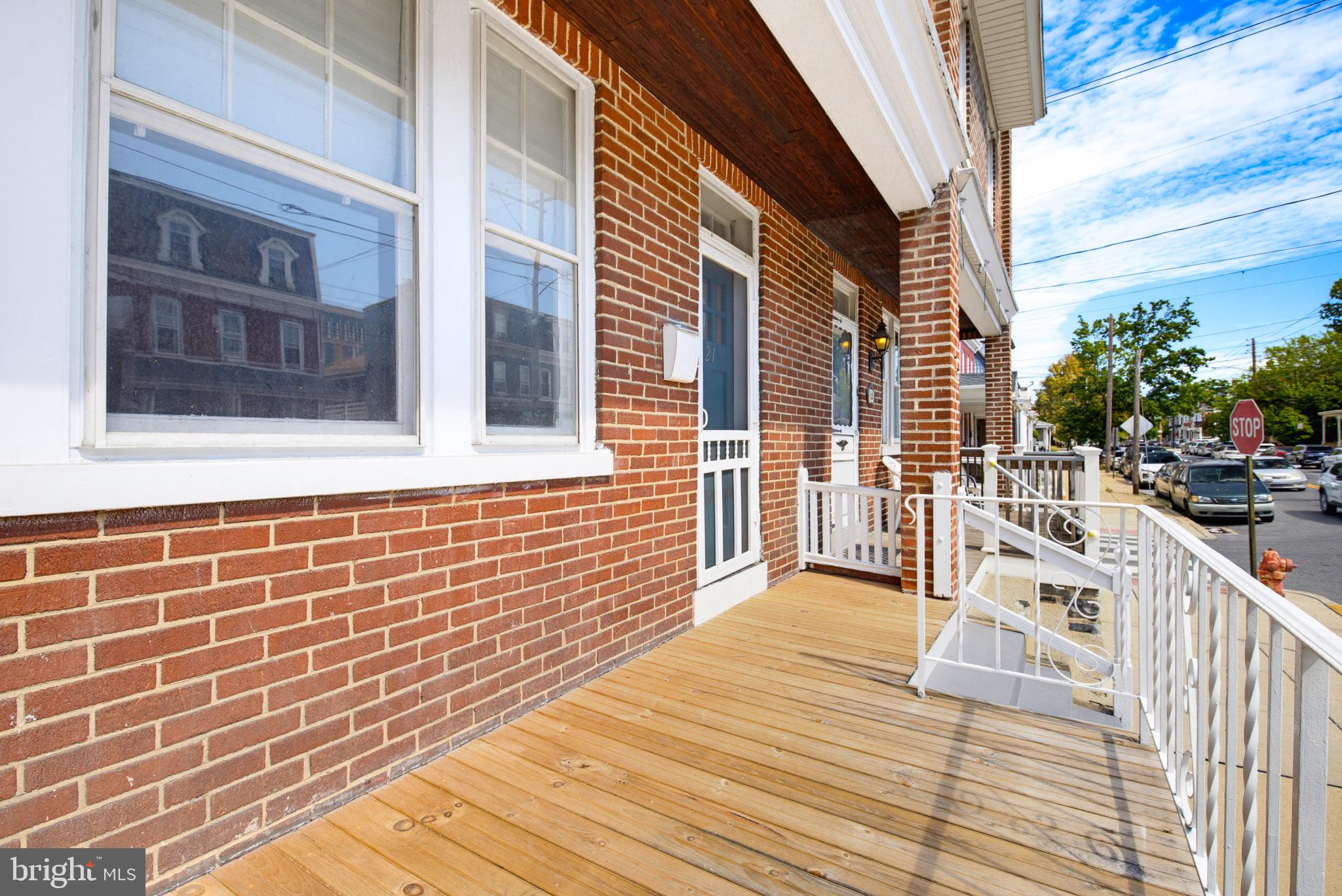 121 E NEW