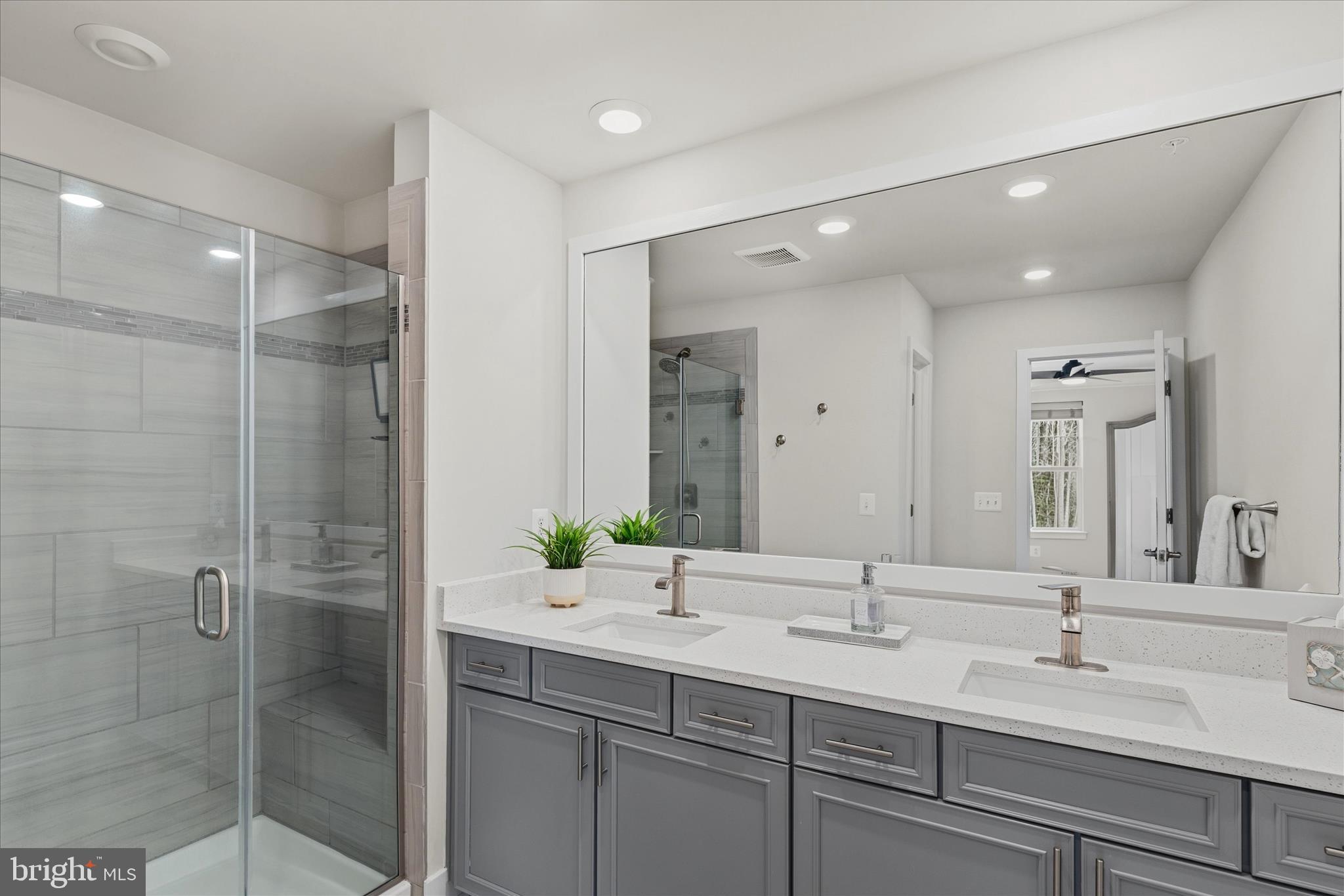 SEA OAKS VILLAGE - Residential