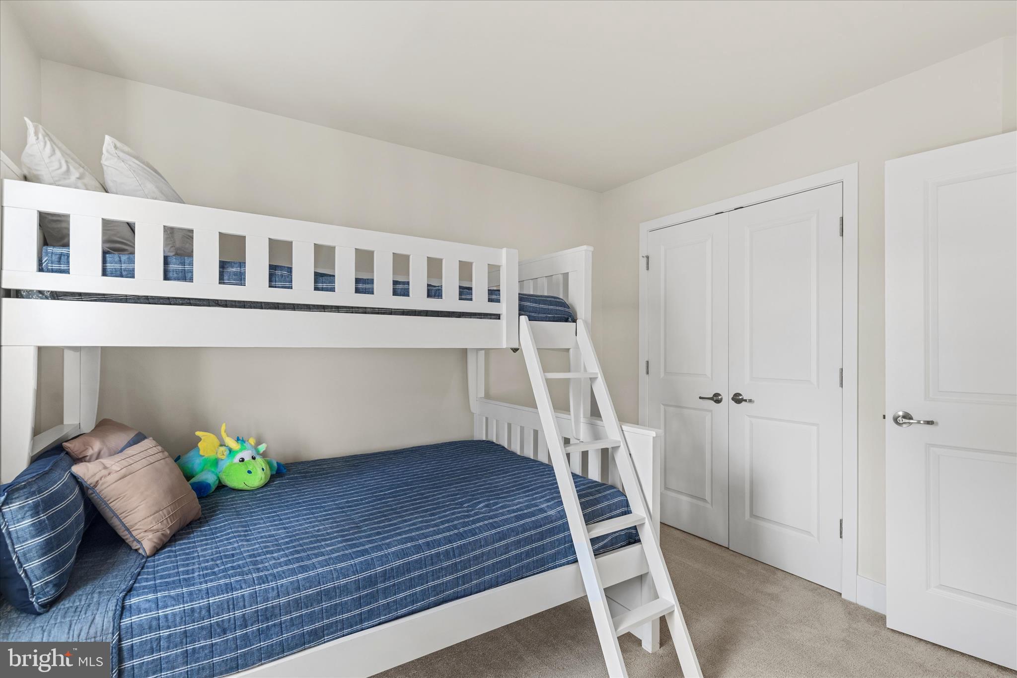 SEA OAKS VILLAGE - Residential