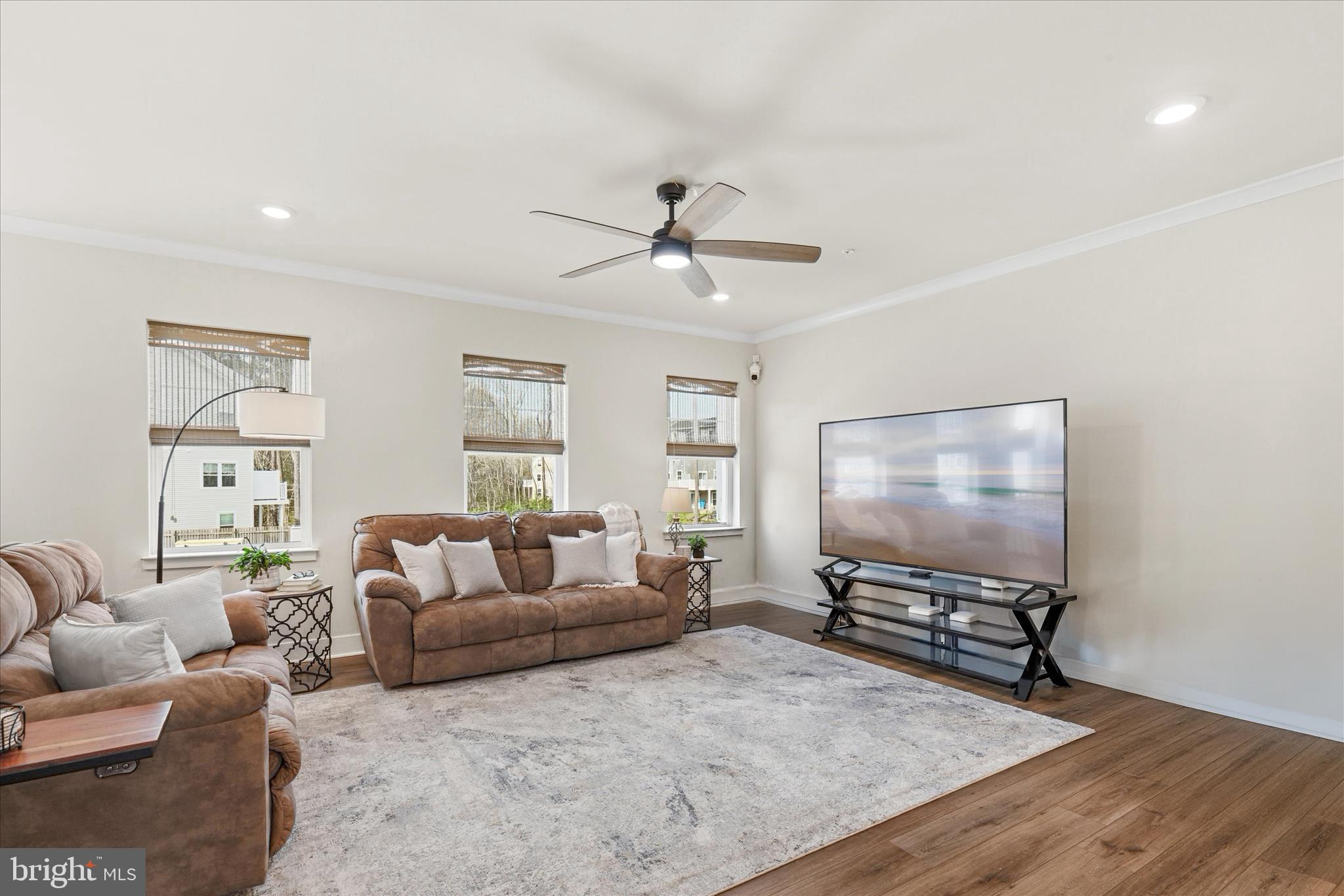 SEA OAKS VILLAGE - Residential