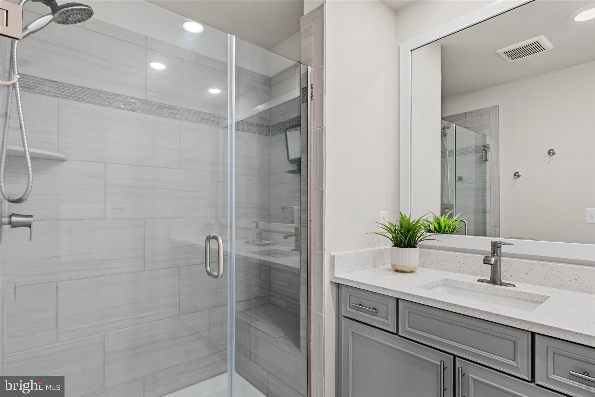 SEA OAKS VILLAGE - Residential