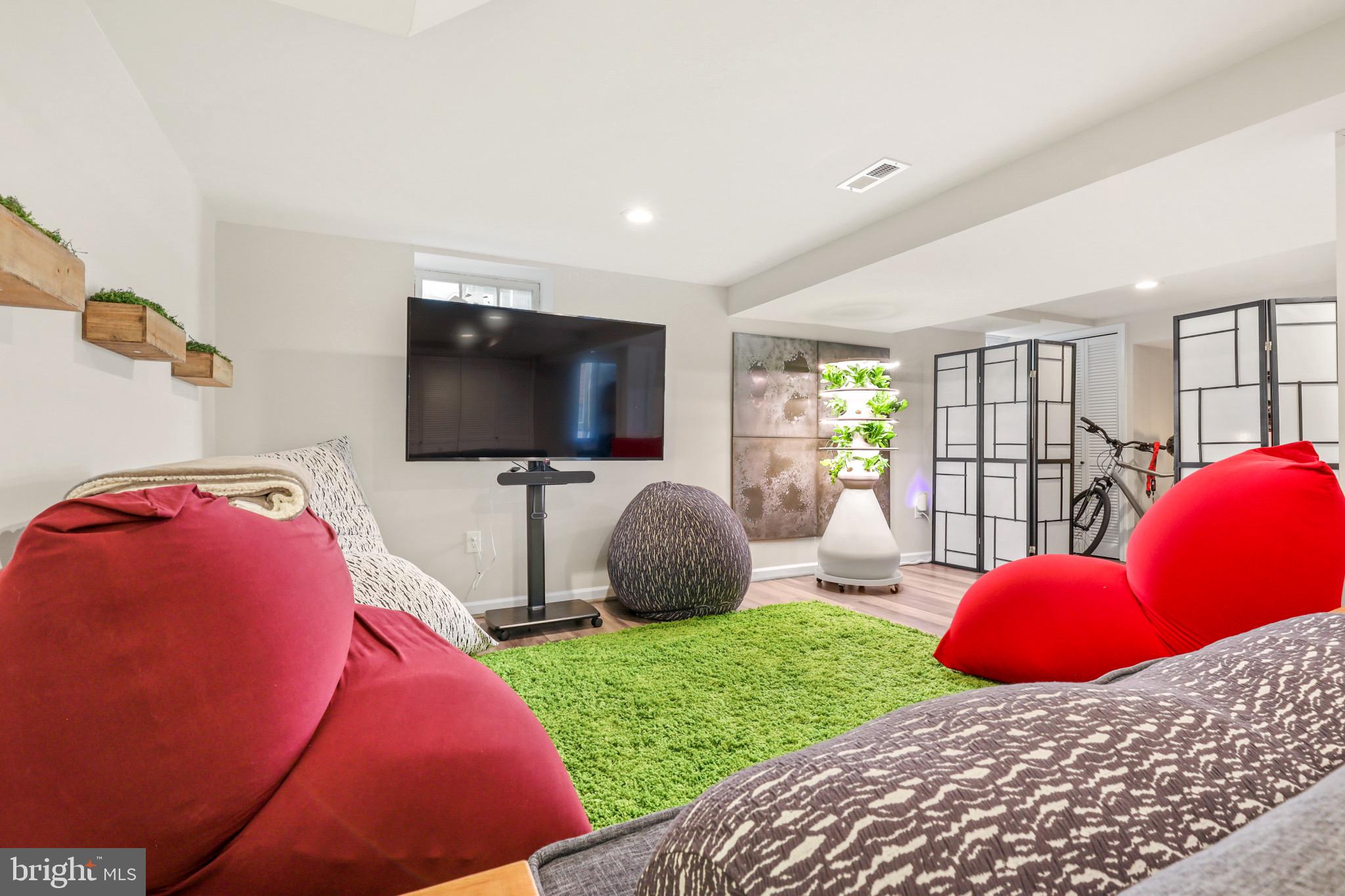 MOUNT WASHINGTON - Residential
