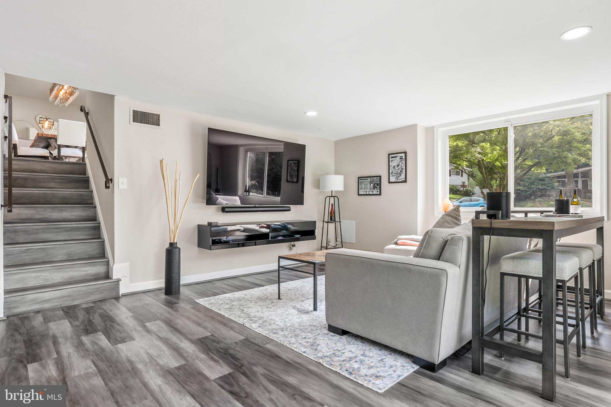 MOUNT WASHINGTON - Residential