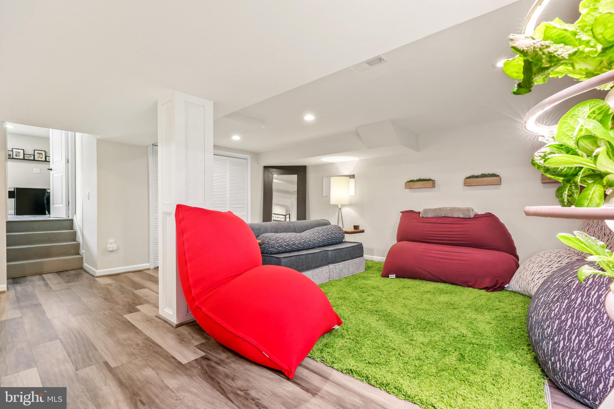 MOUNT WASHINGTON - Residential