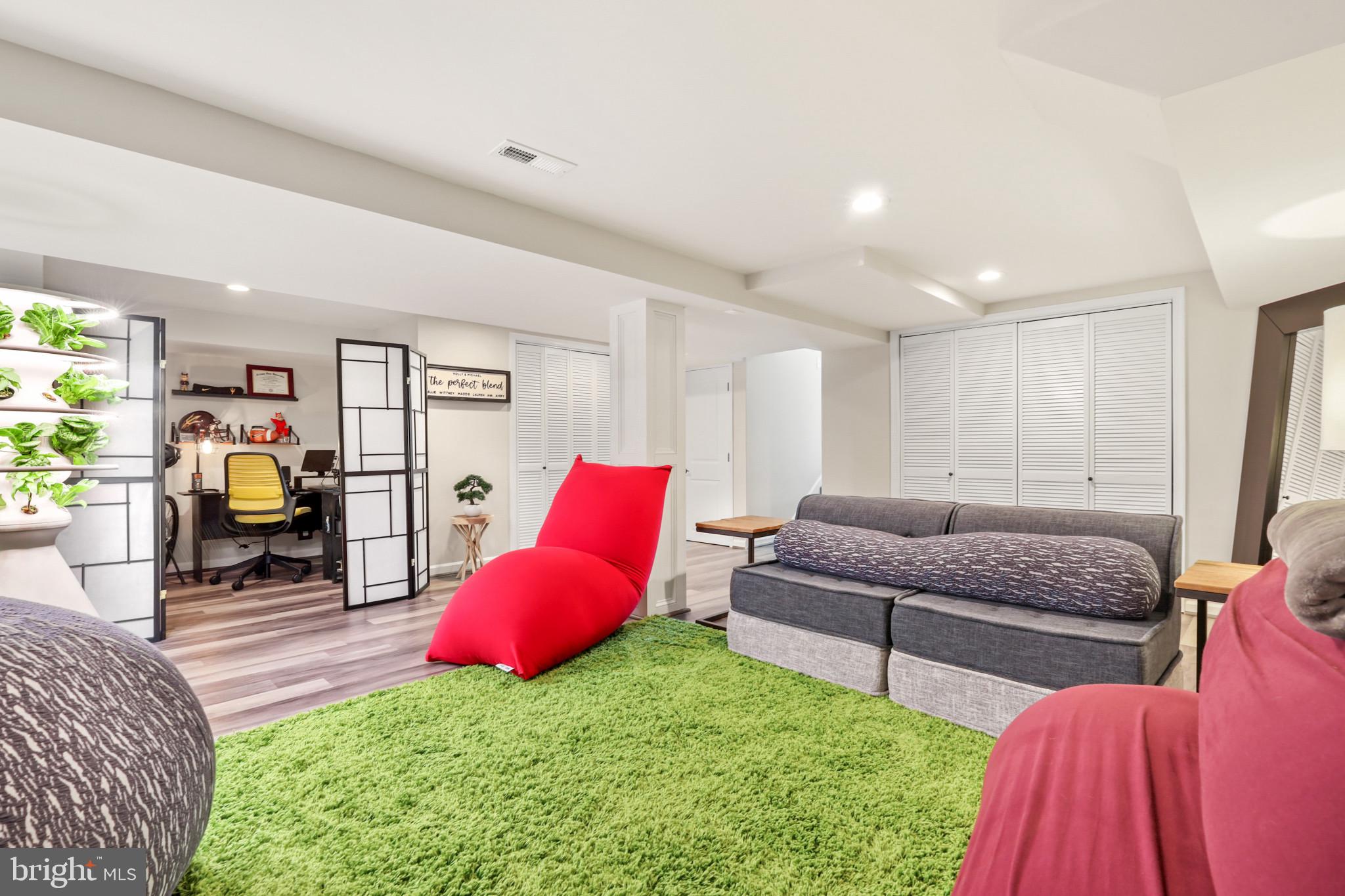 MOUNT WASHINGTON - Residential