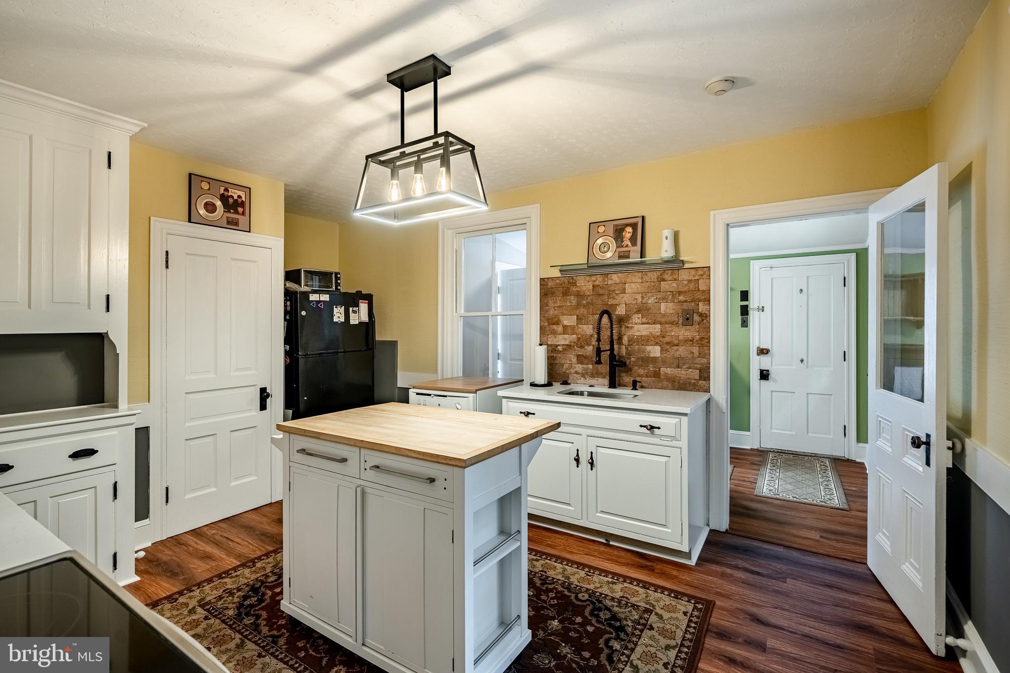 RADNOR HUNT - Residential