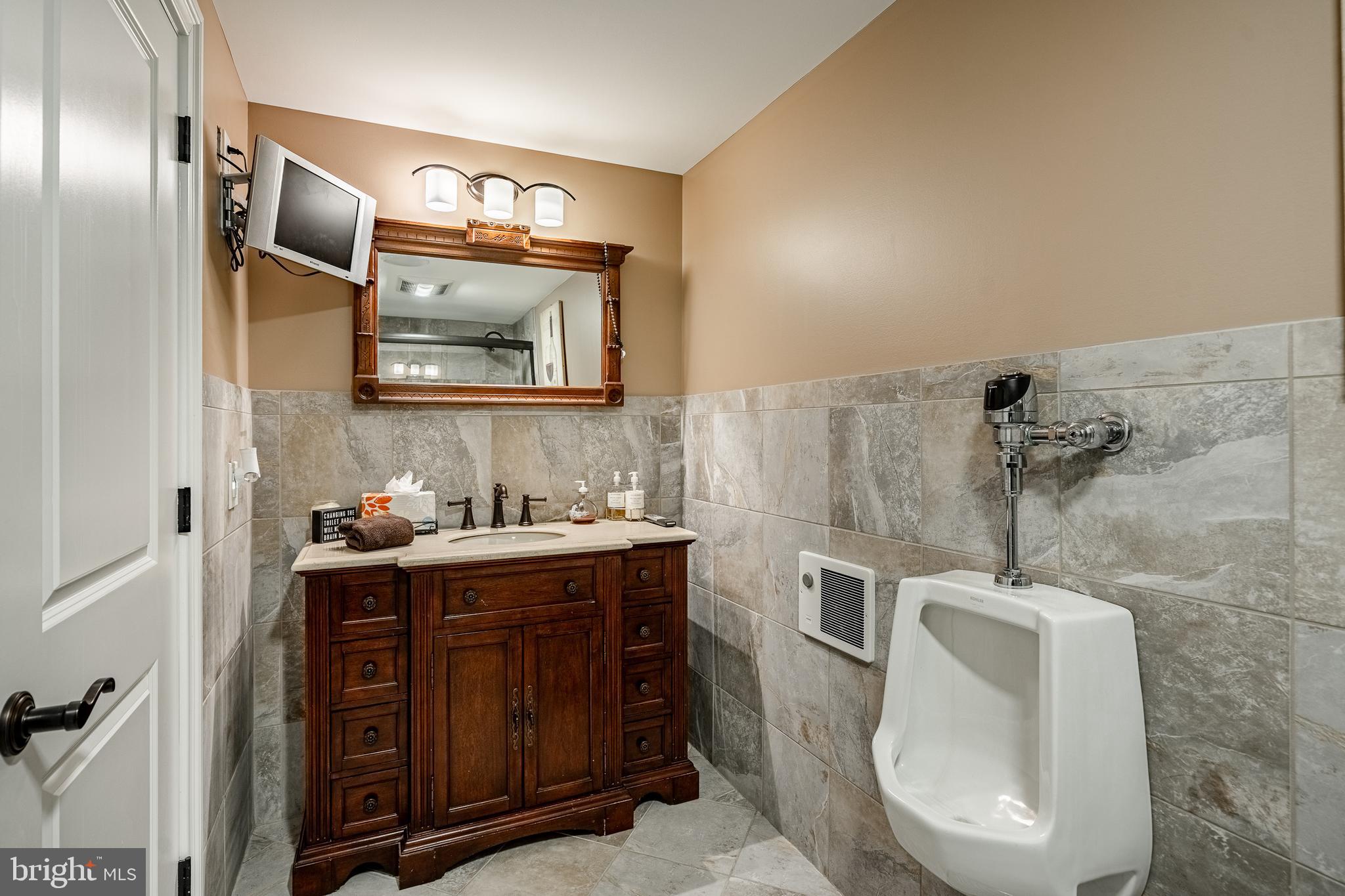 RADNOR HUNT - Residential