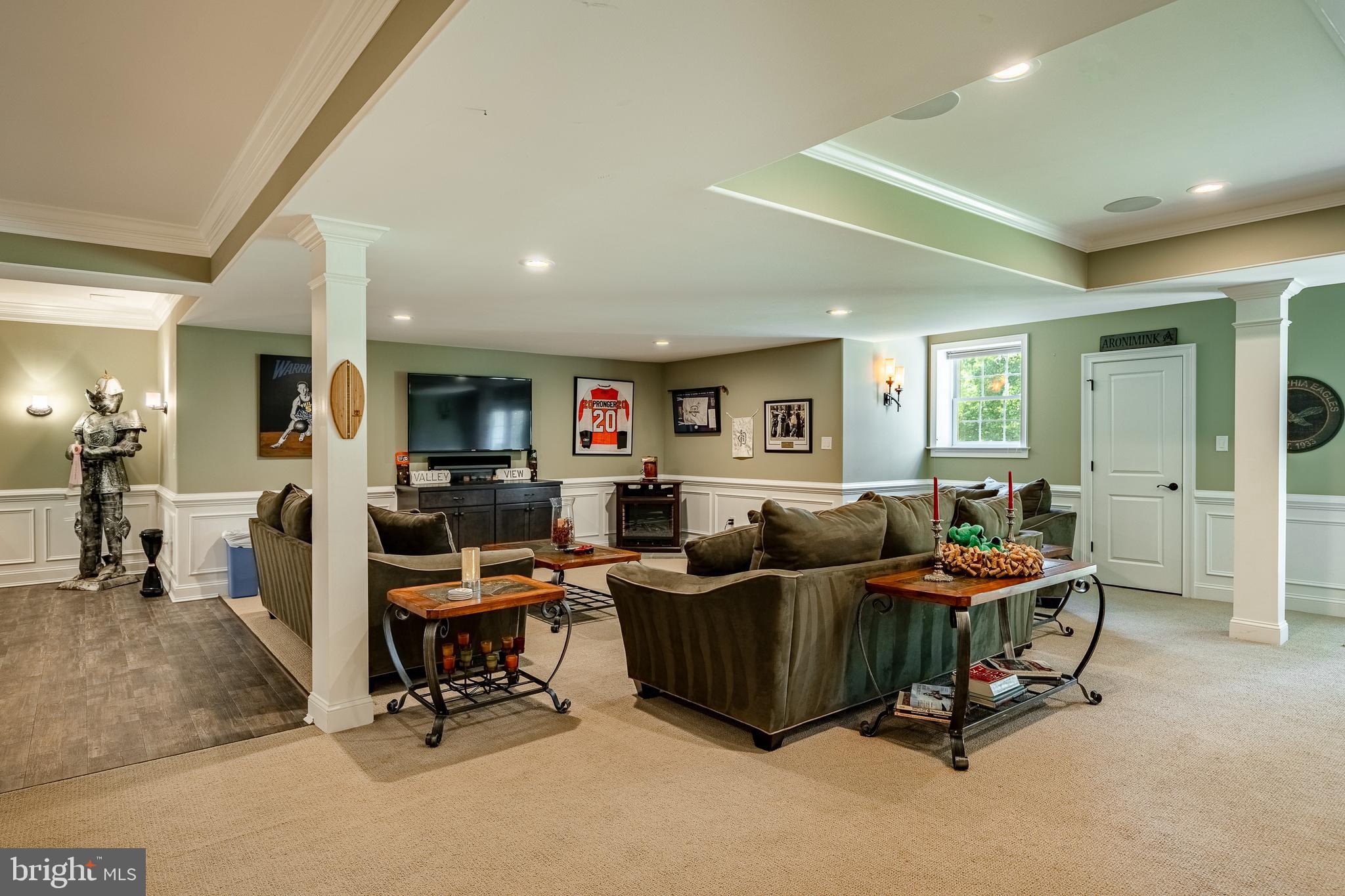 RADNOR HUNT - Residential