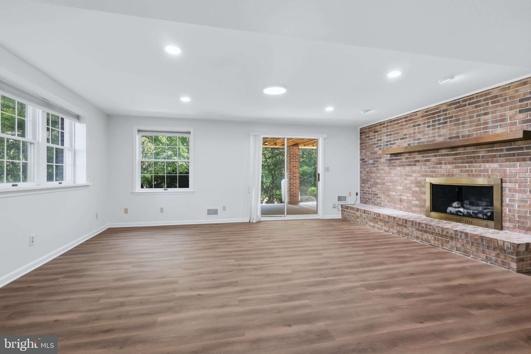 TOWN CREEK - Residential