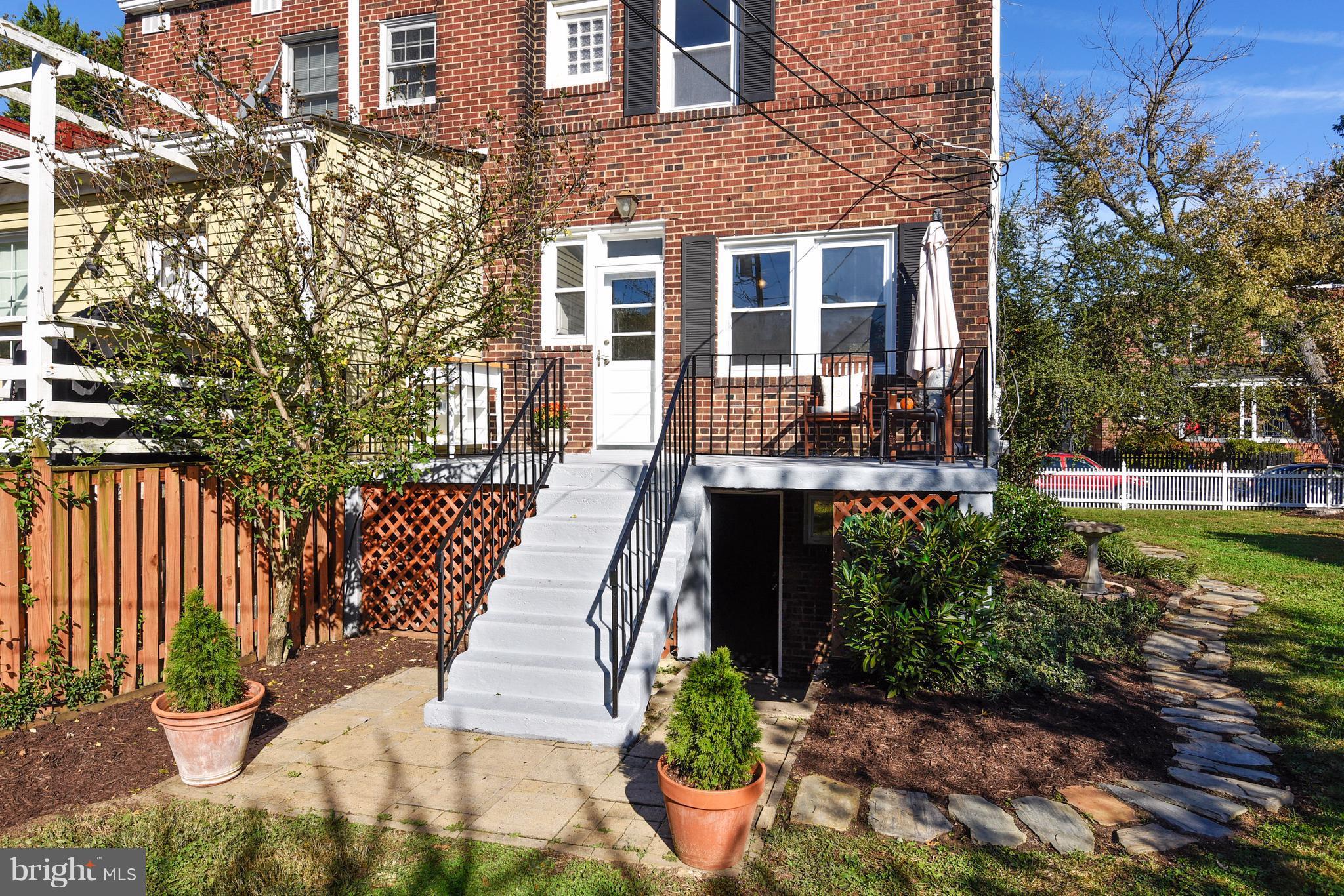 ROSEMONT PARK - Residential