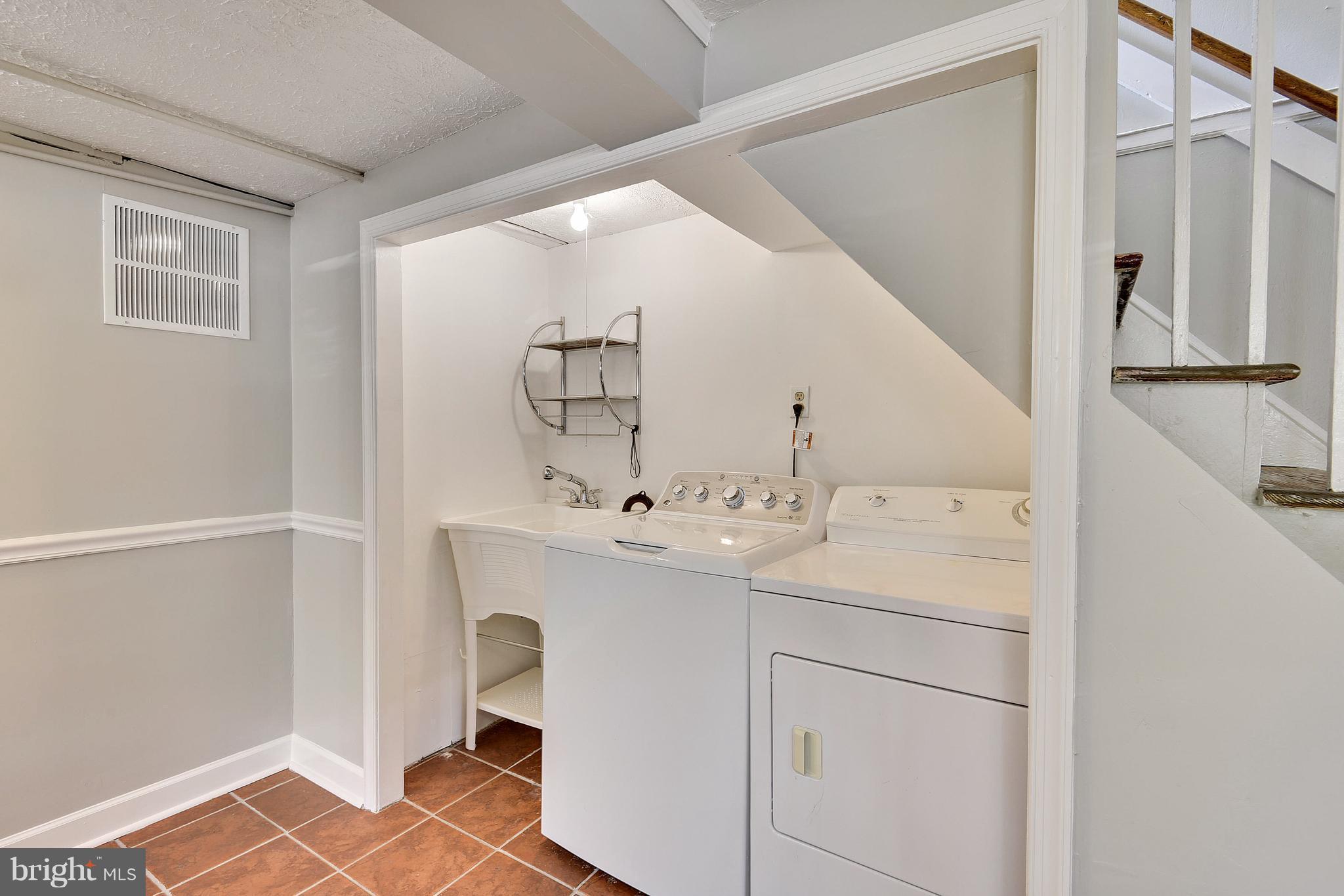 ROSEMONT PARK - Residential