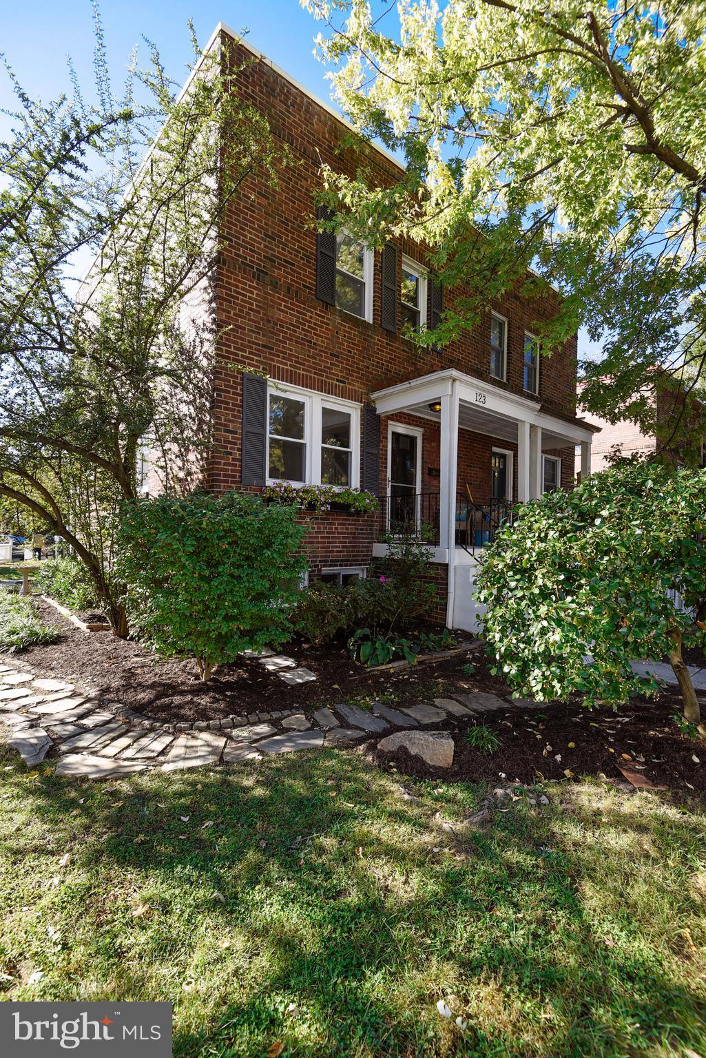 ROSEMONT PARK - Residential