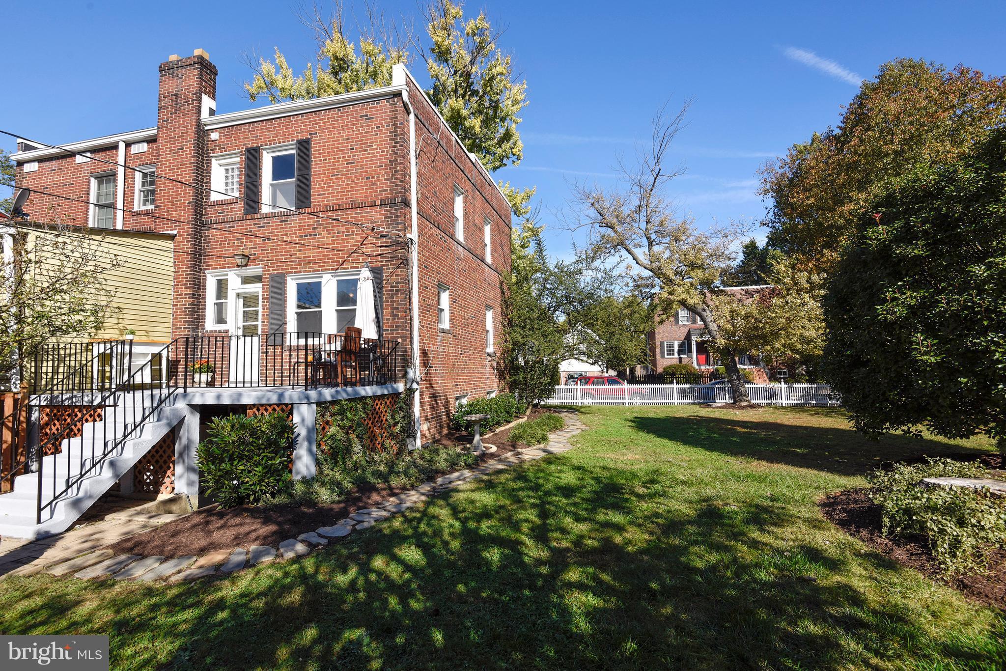 ROSEMONT PARK - Residential