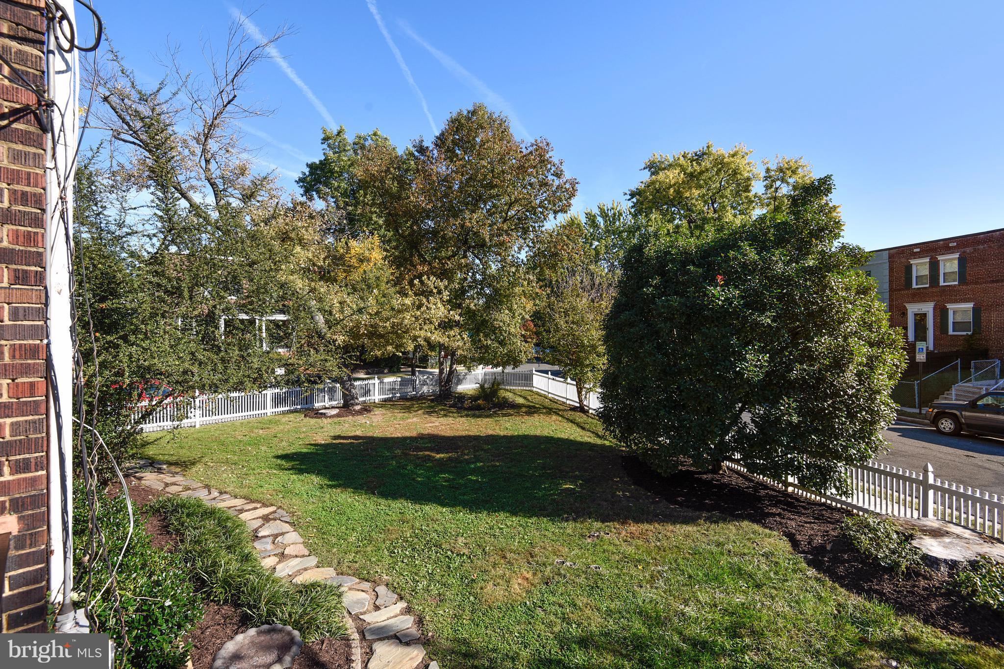 ROSEMONT PARK - Residential