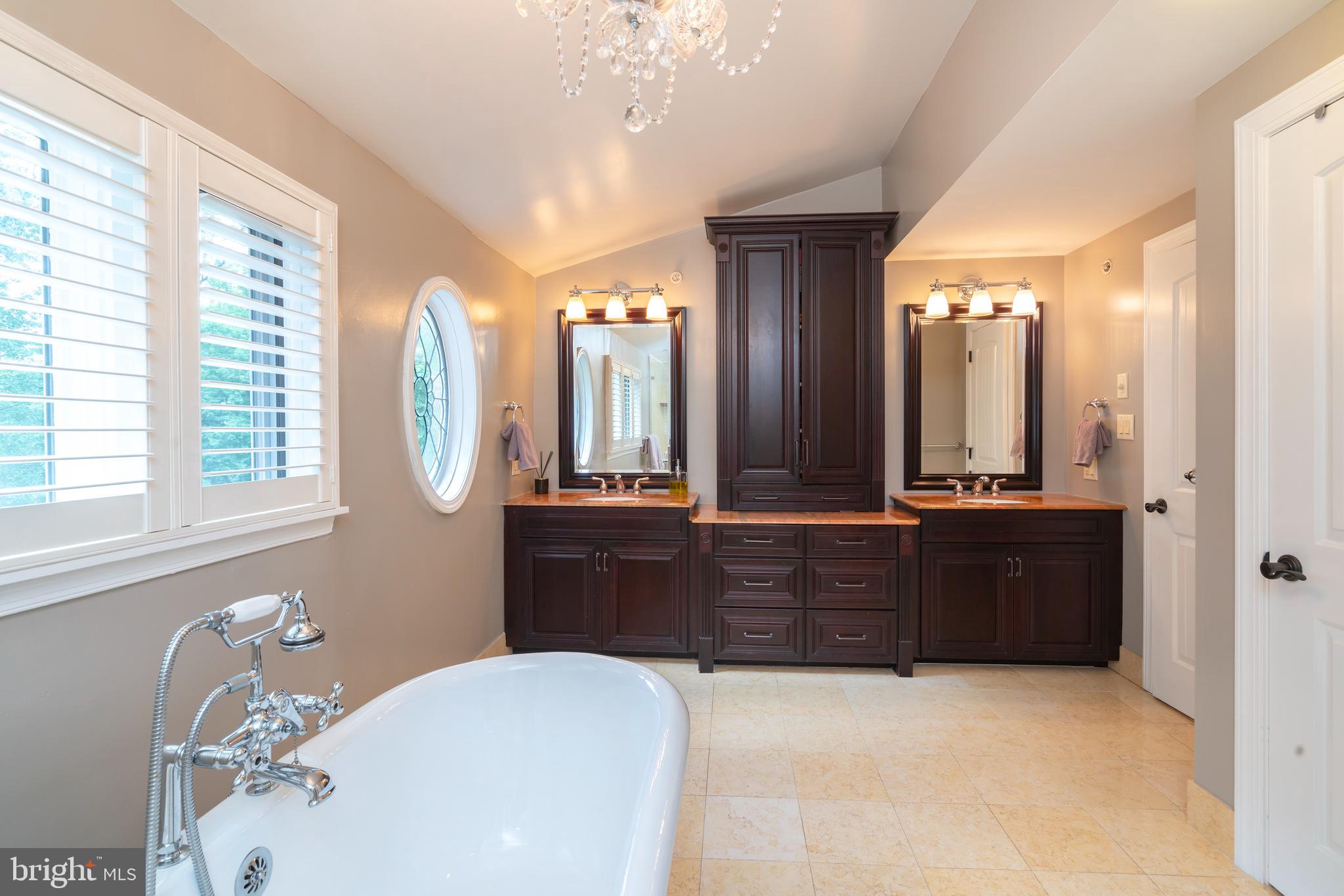 FORT WASHINGTON - Residential