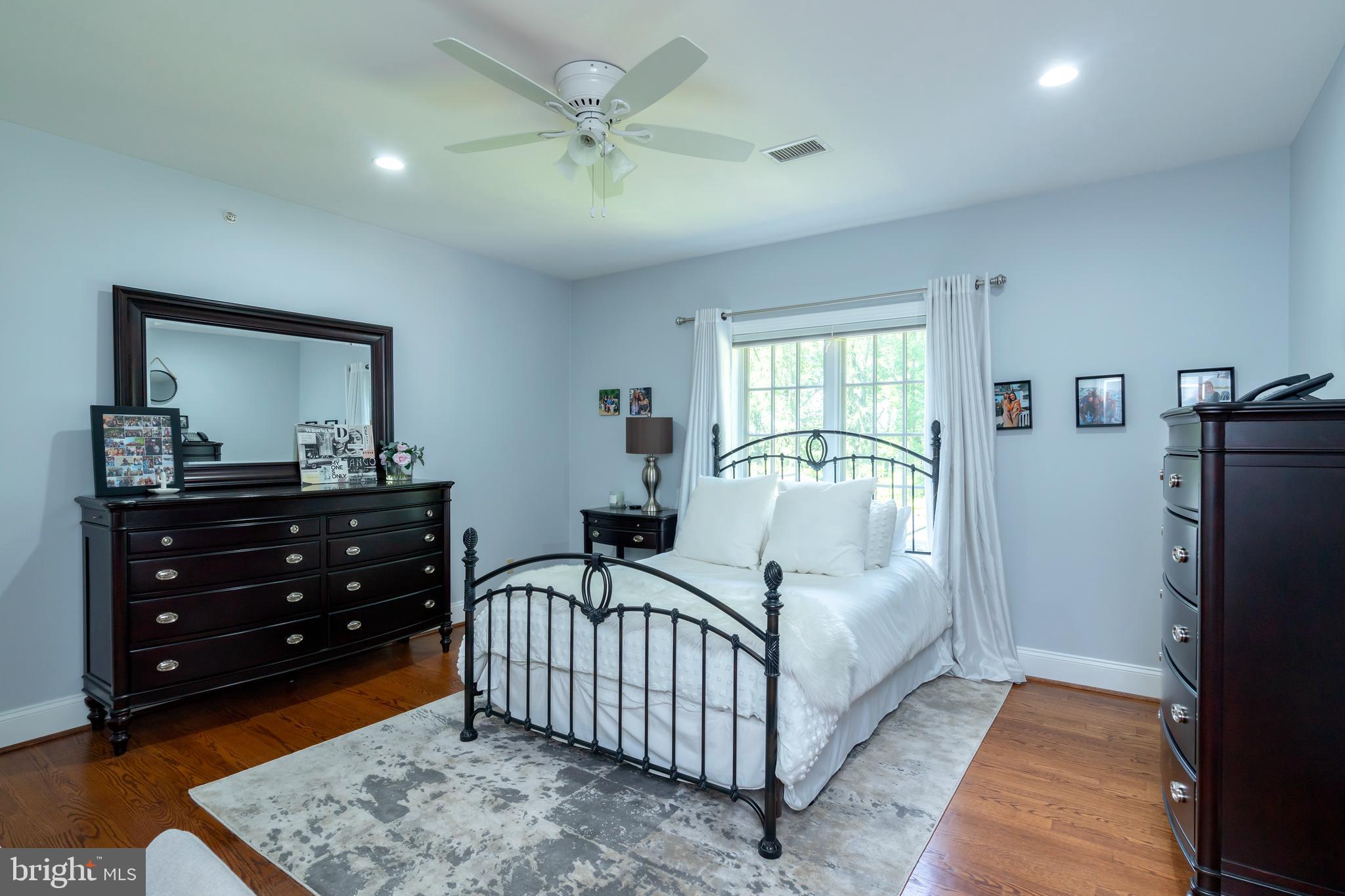 FORT WASHINGTON - Residential