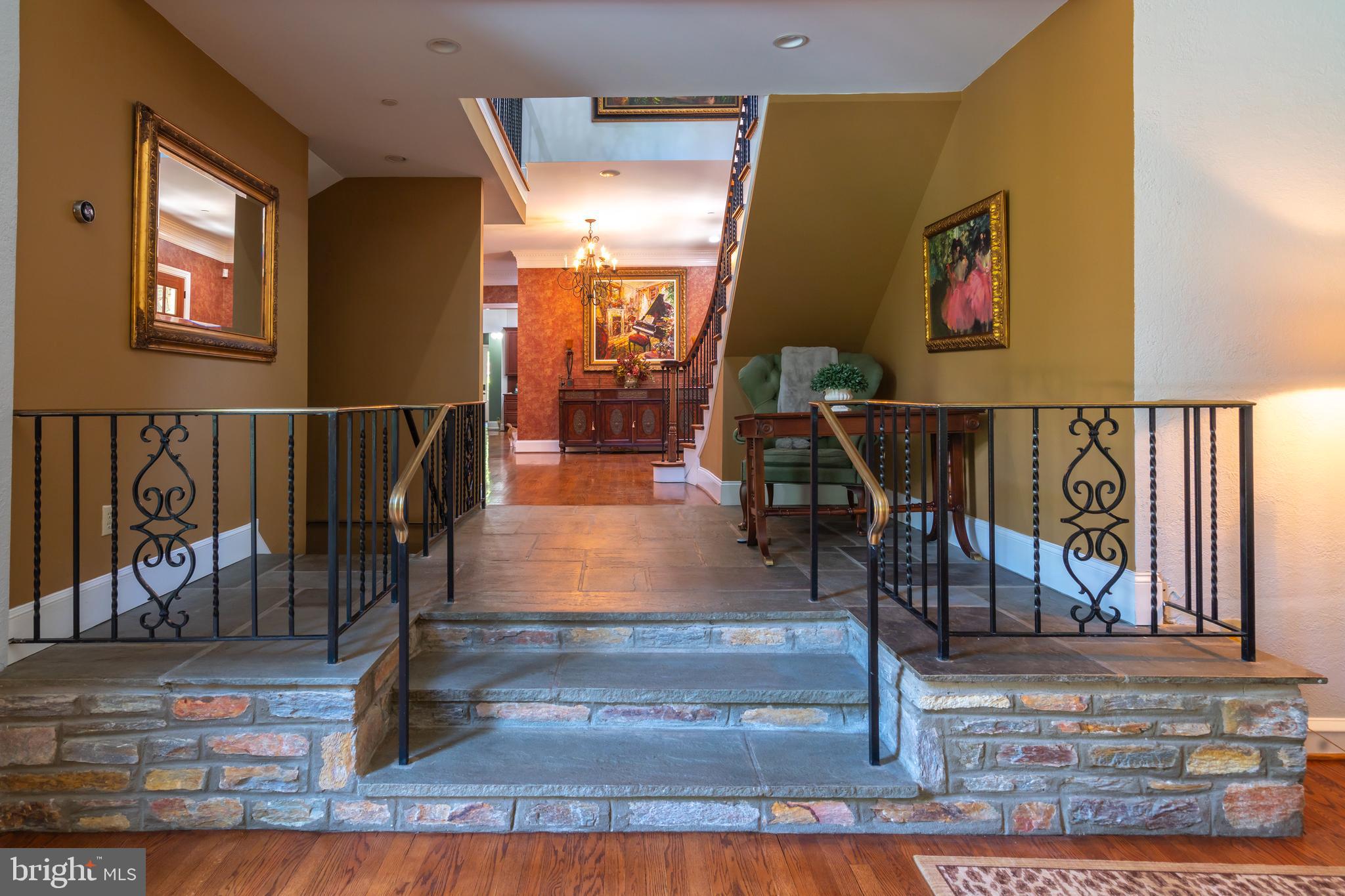 FORT WASHINGTON - Residential