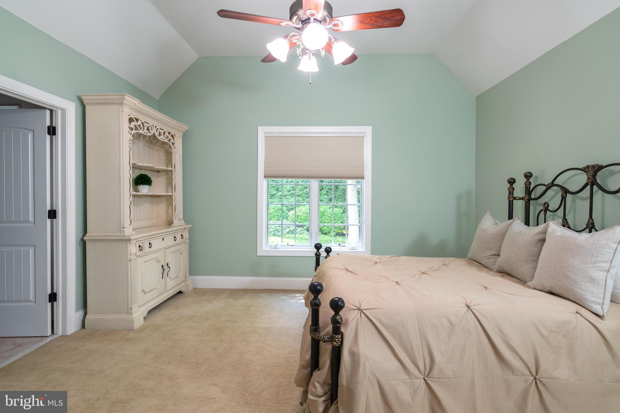 FORT WASHINGTON - Residential