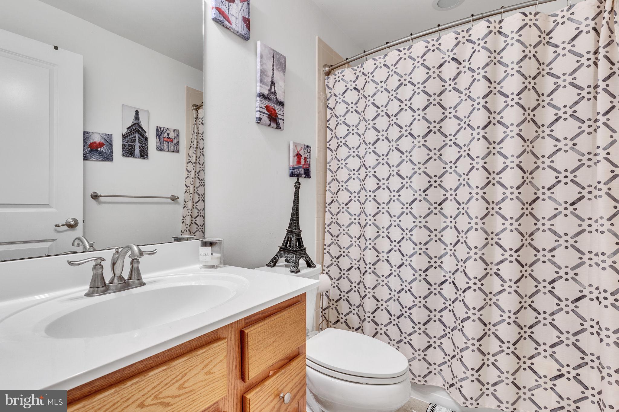 THE PARK AT ADDISON METRO - Residential