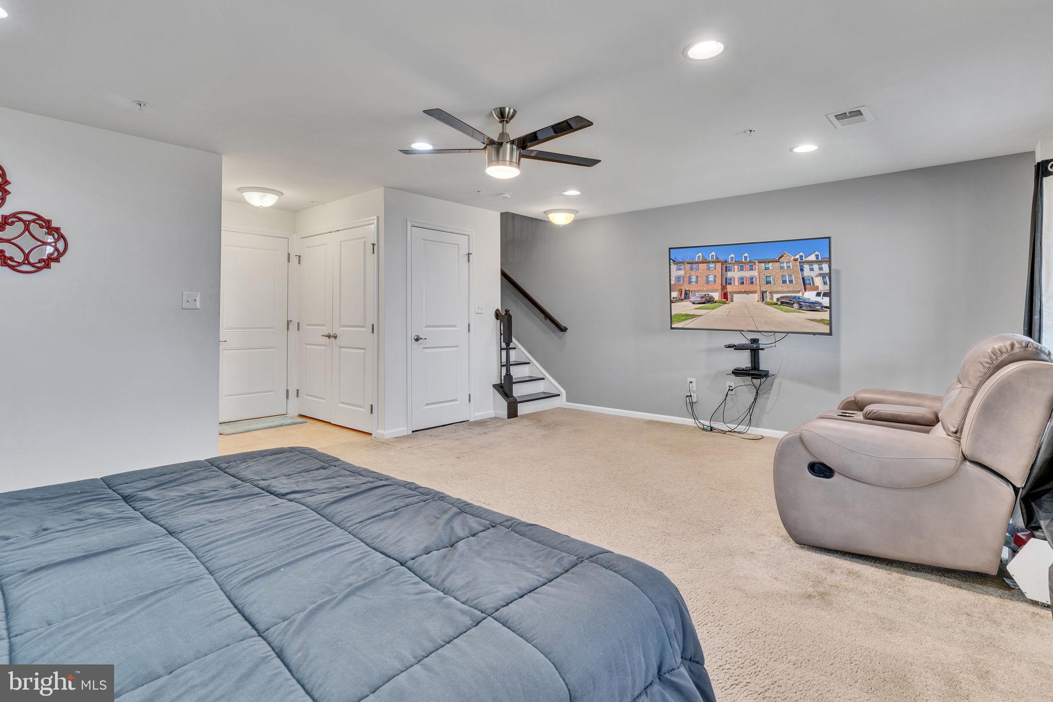 THE PARK AT ADDISON METRO - Residential