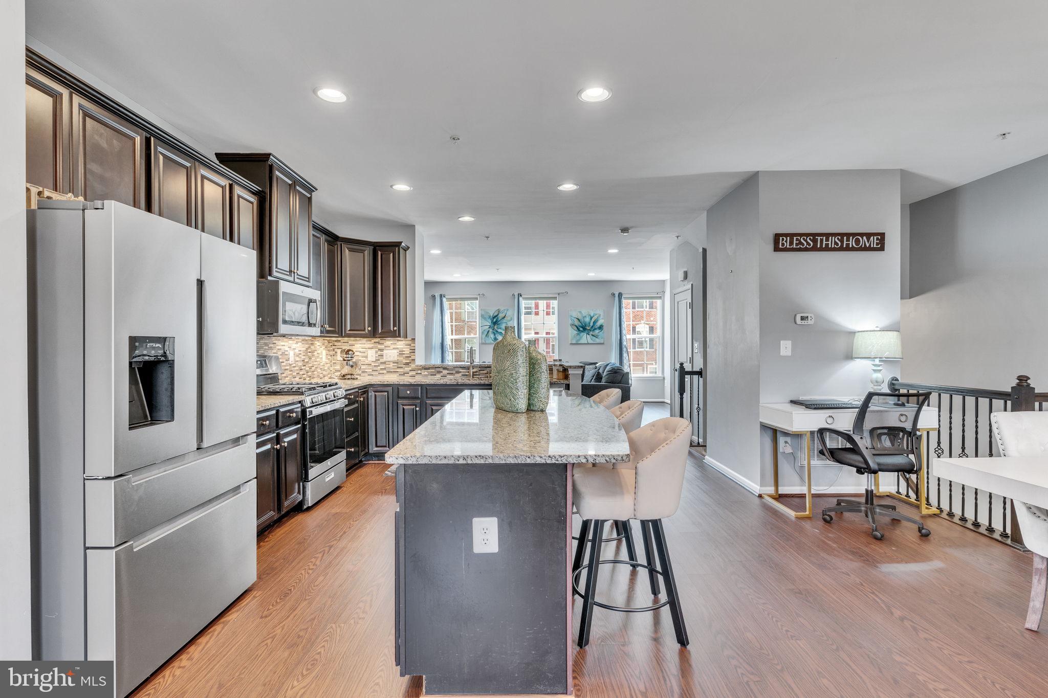 THE PARK AT ADDISON METRO - Residential