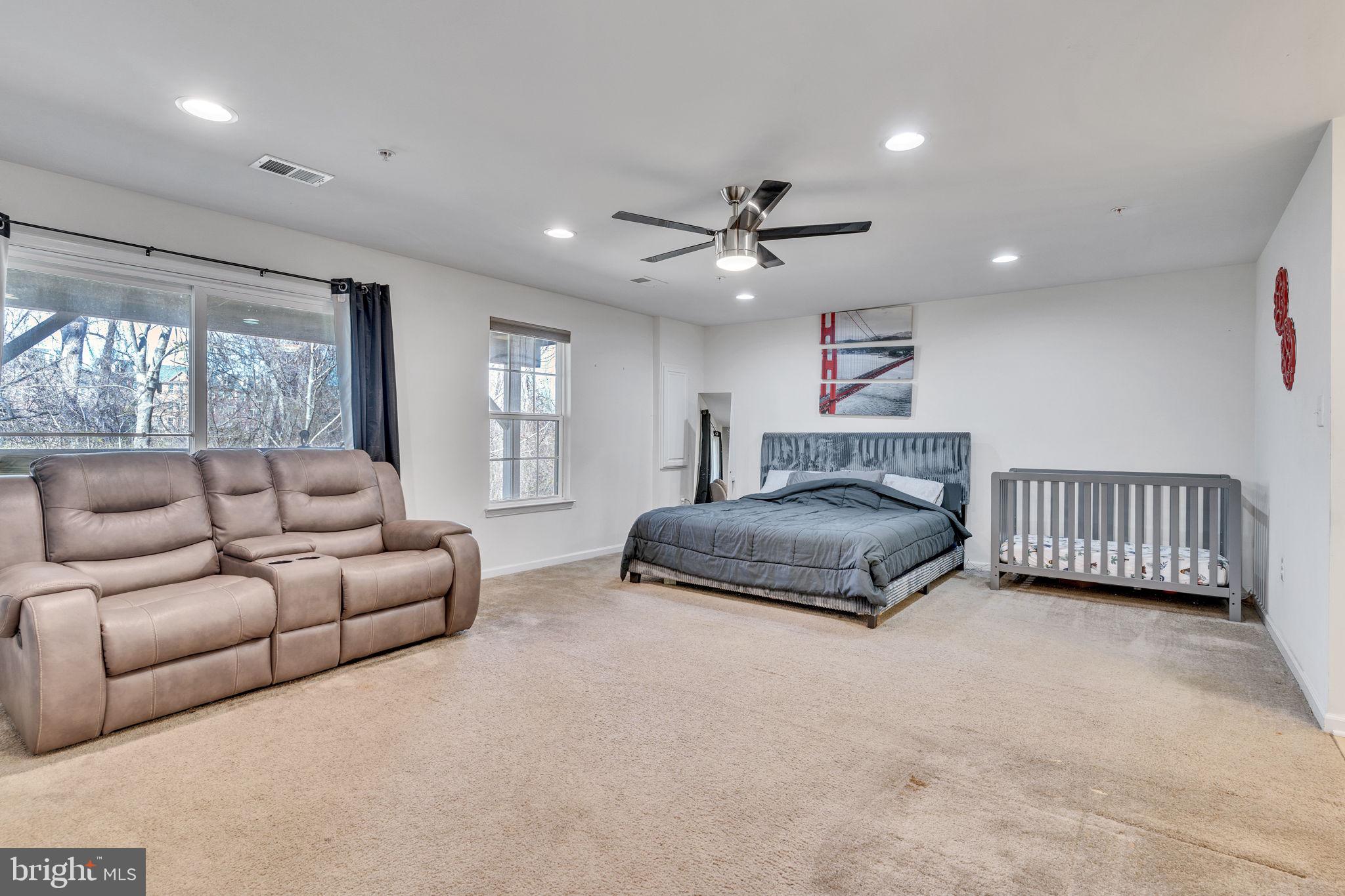 THE PARK AT ADDISON METRO - Residential