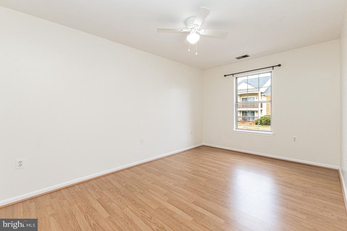 ROLLING OAKS - Residential Lease