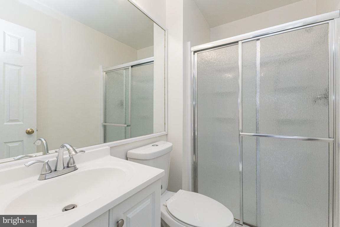 ROLLING OAKS - Residential Lease