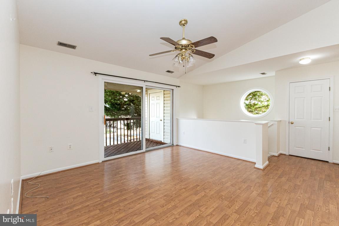 ROLLING OAKS - Residential Lease