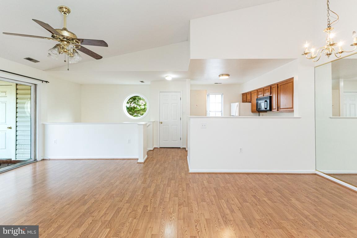 ROLLING OAKS - Residential Lease