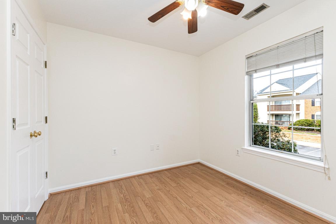 ROLLING OAKS - Residential Lease