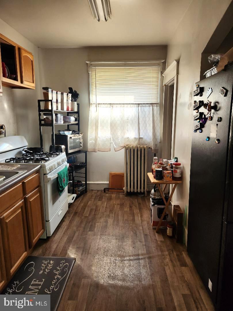 EAST OAK LANE - Residential