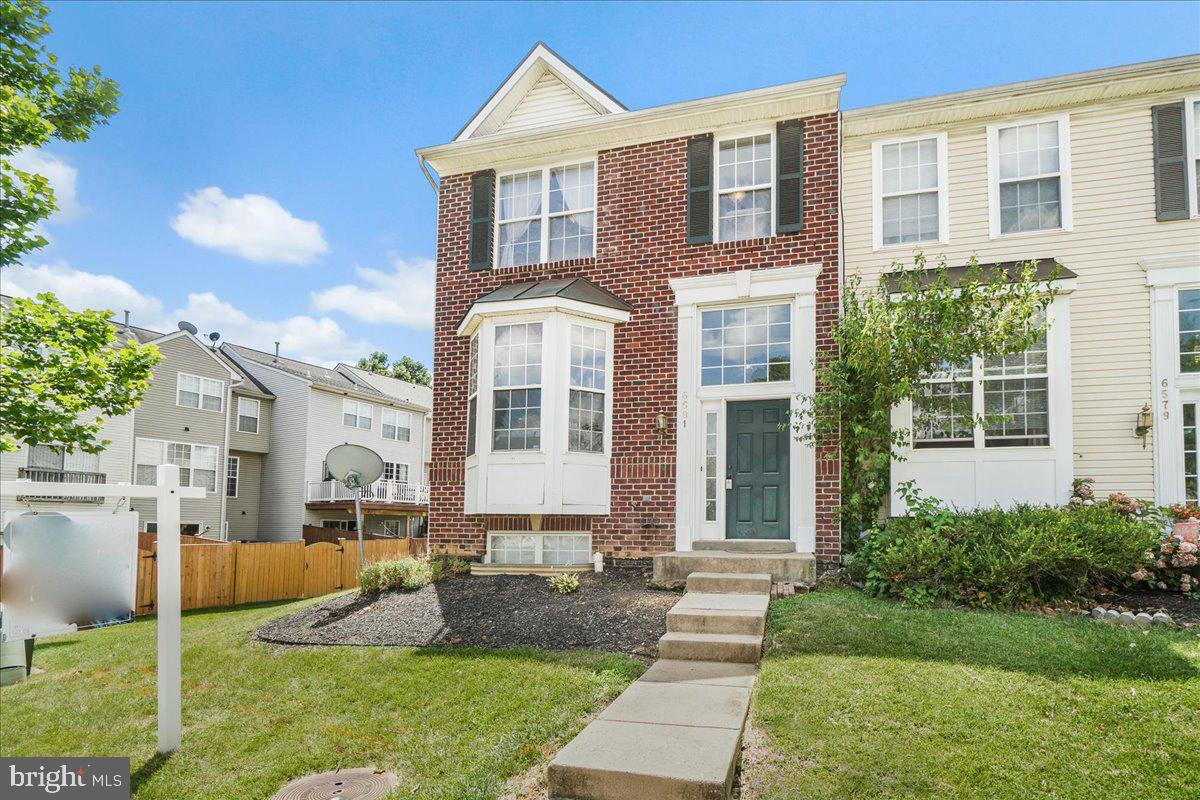 WELLINGTON TRACE - Residential