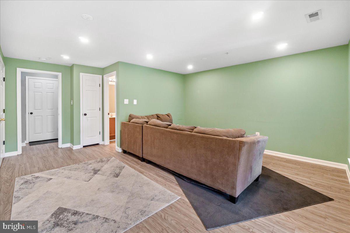 WELLINGTON TRACE - Residential