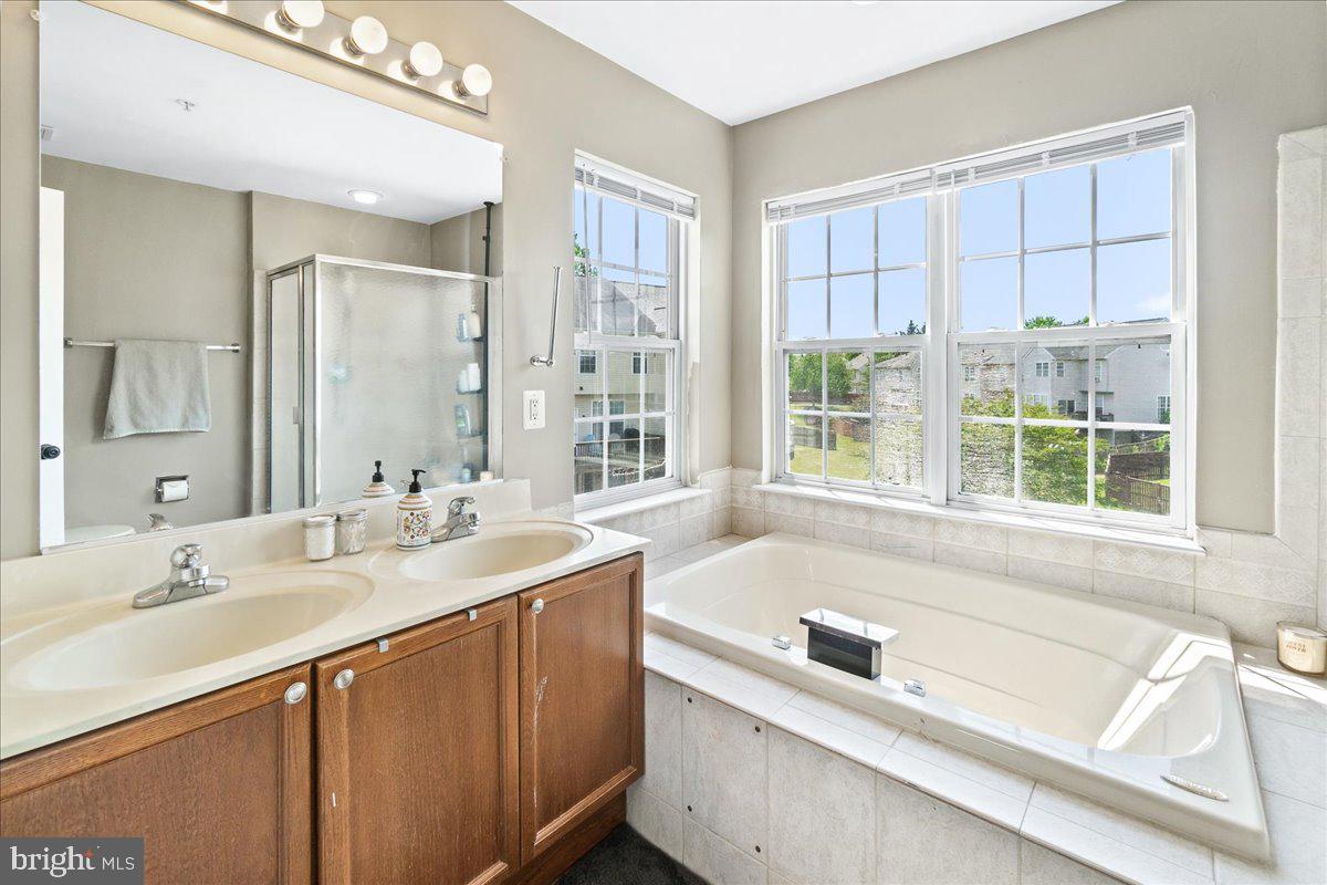 WELLINGTON TRACE - Residential