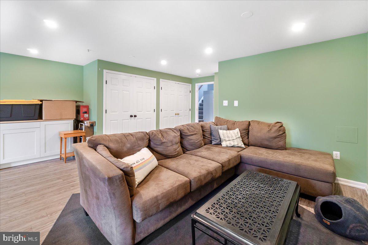 WELLINGTON TRACE - Residential