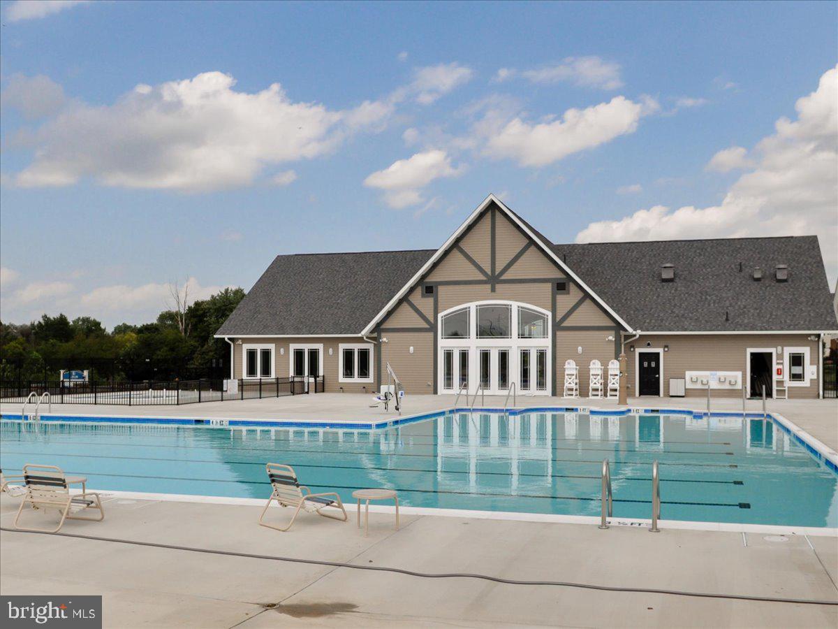 WELLINGTON TRACE - Residential