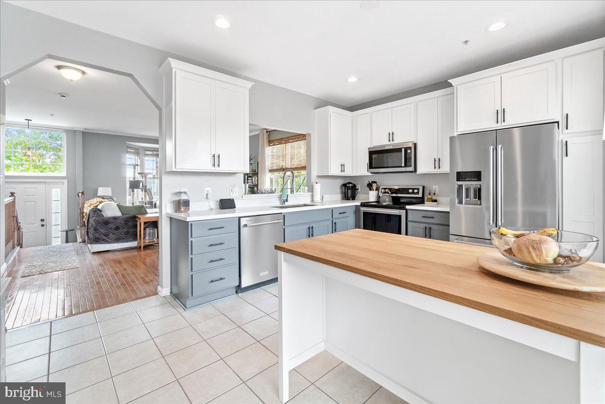 WELLINGTON TRACE - Residential