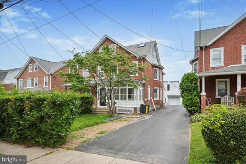 208 EDGEMONT AVENUE ARDMORE PA 19003