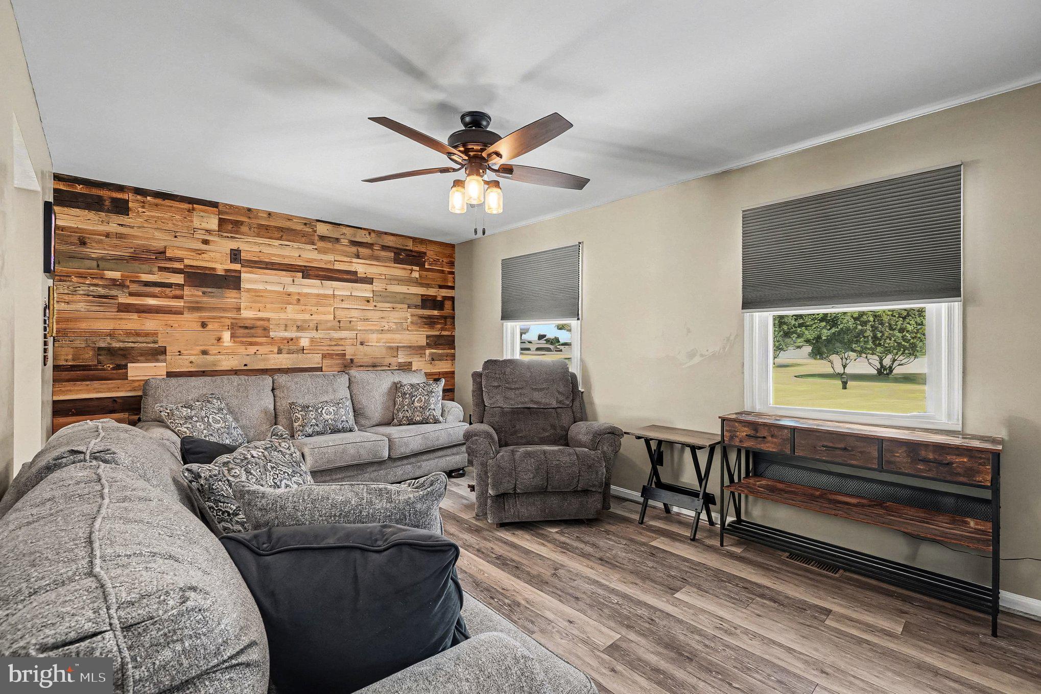 PERRYVILLE - Residential