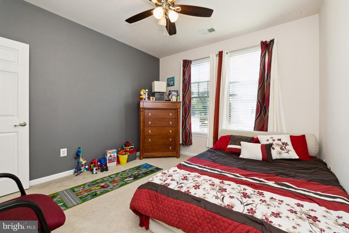 RED OAK CROSSING - Residential