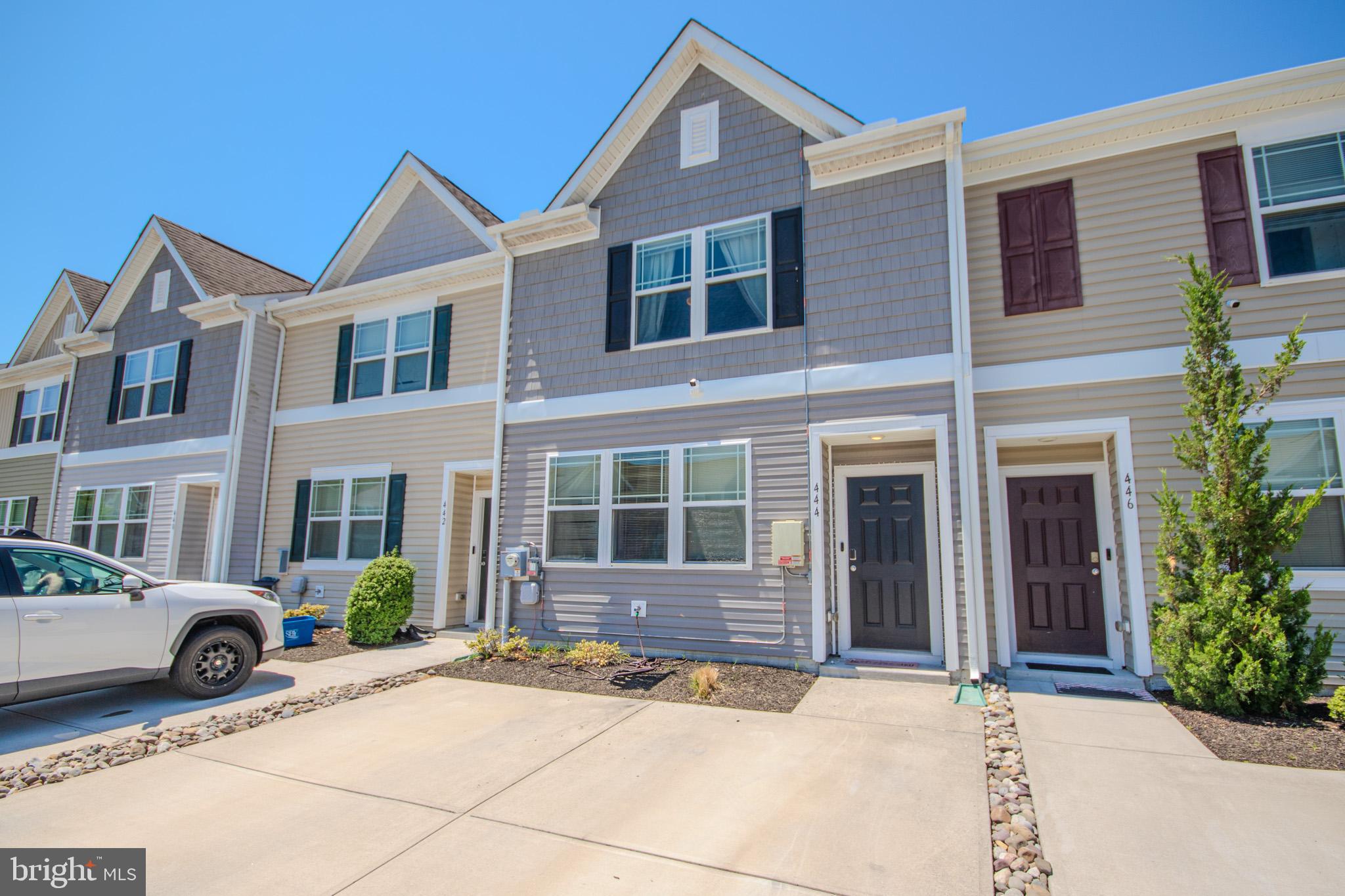 444 CREEKBED CIRCLE