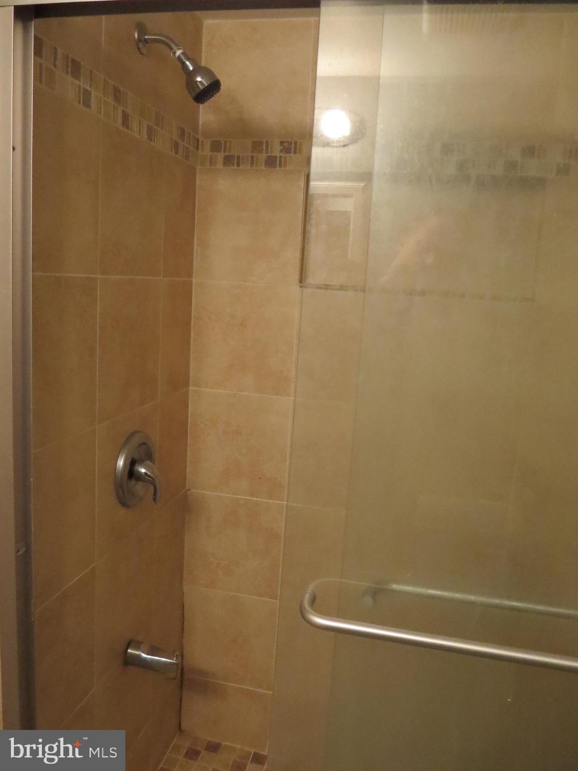 RESTON - Residential Lease