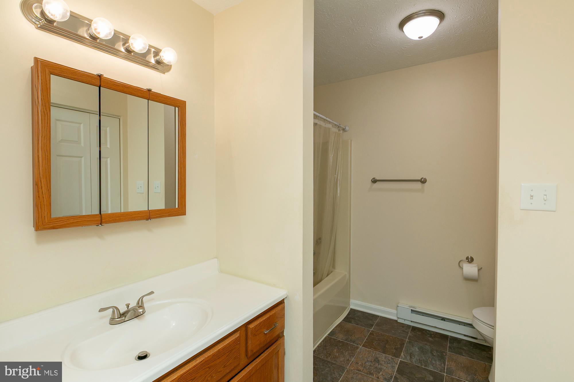 CREEKSIDE - Residential