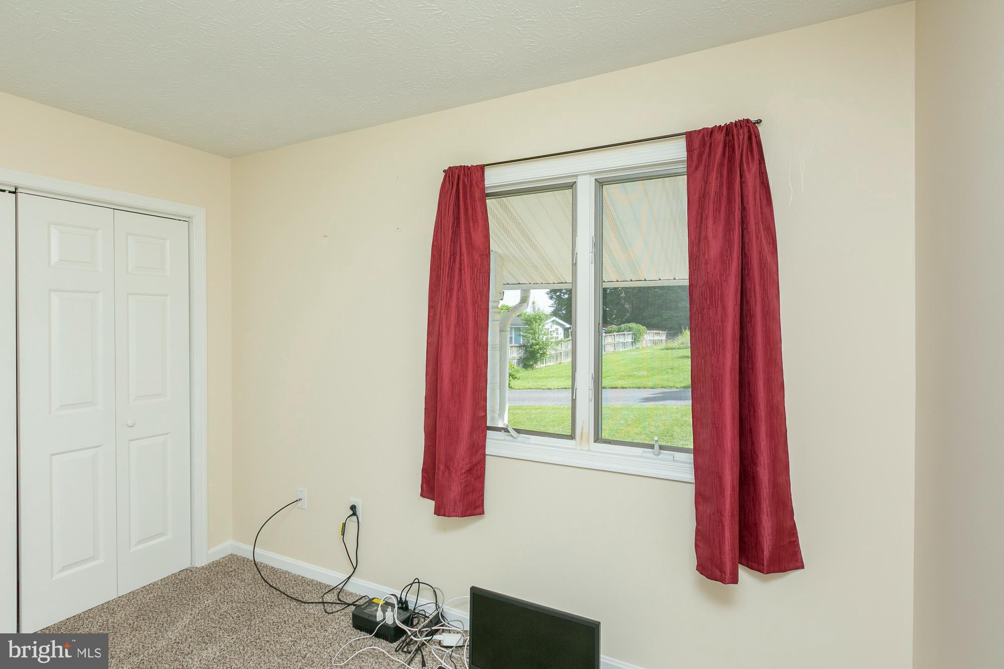 CREEKSIDE - Residential