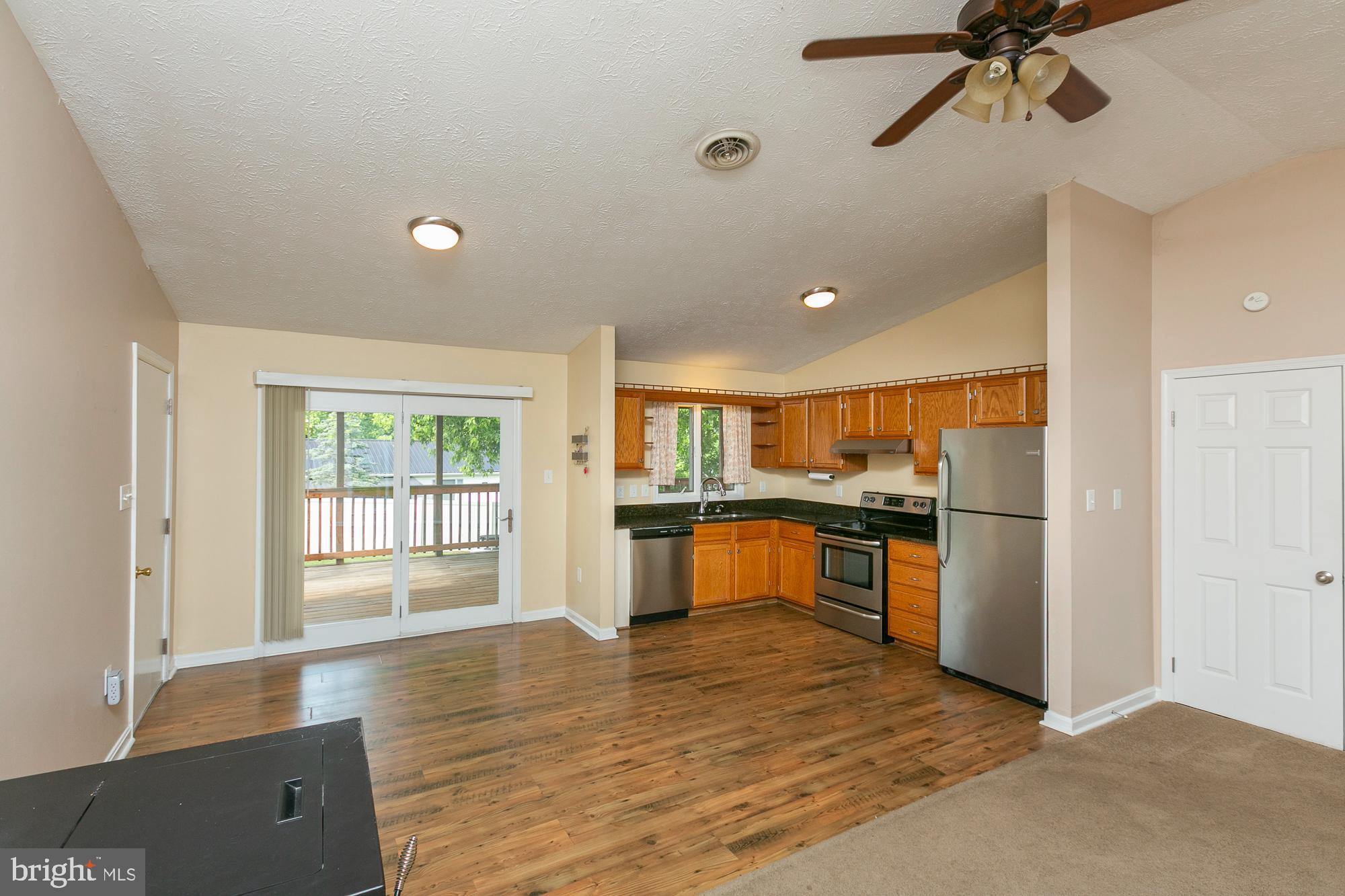 CREEKSIDE - Residential